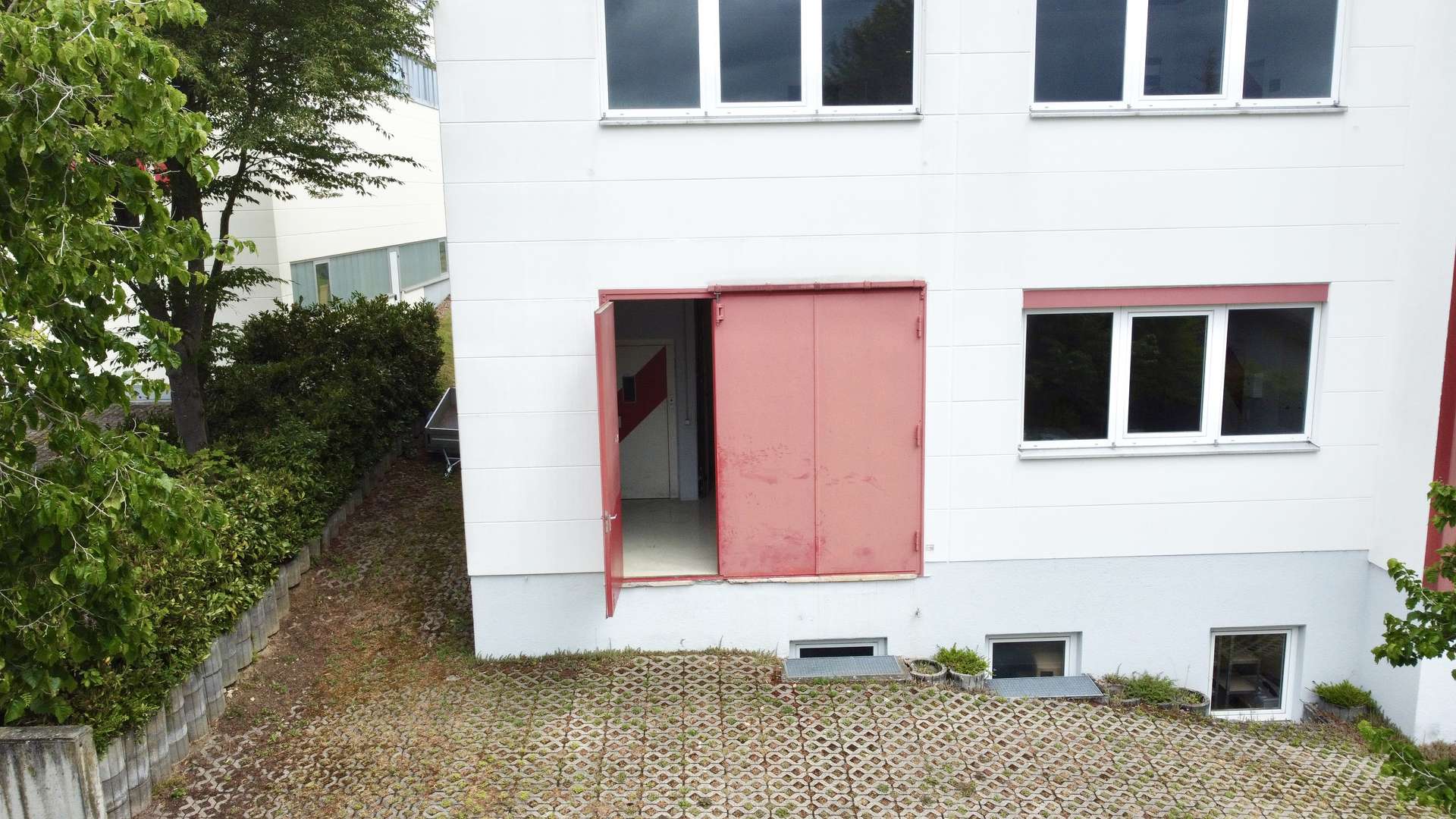 Großzügige Lager- & Produktionsfläche mit Rampenzugang in Renningen-Malmsheim
